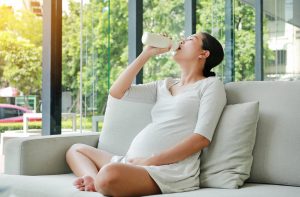 Bolehkah Ibu Hamil Minum Yakult? Berikut Penjelasannya