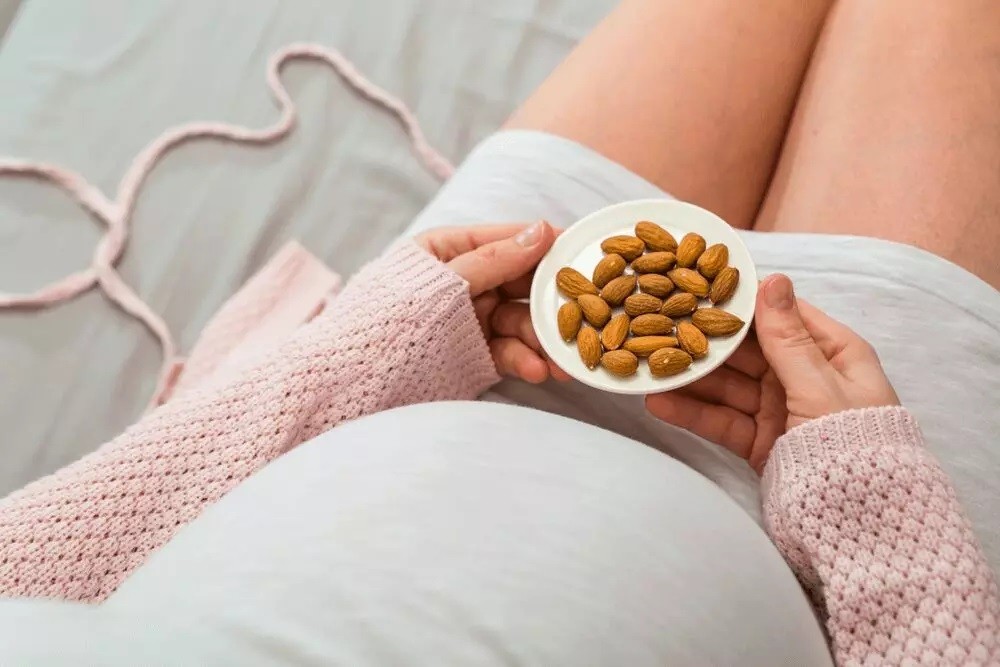 8 Snack Sehat untuk Ibu Hamil agar Tetap Bertenaga