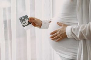 Waspada! Penyebab Bayi Sungsang dan Risikonya