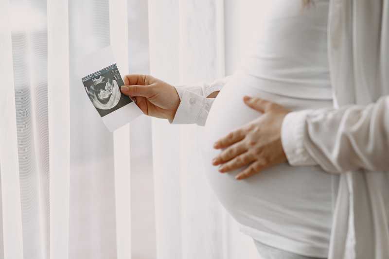 Waspada! Penyebab Bayi Sungsang dan Risikonya