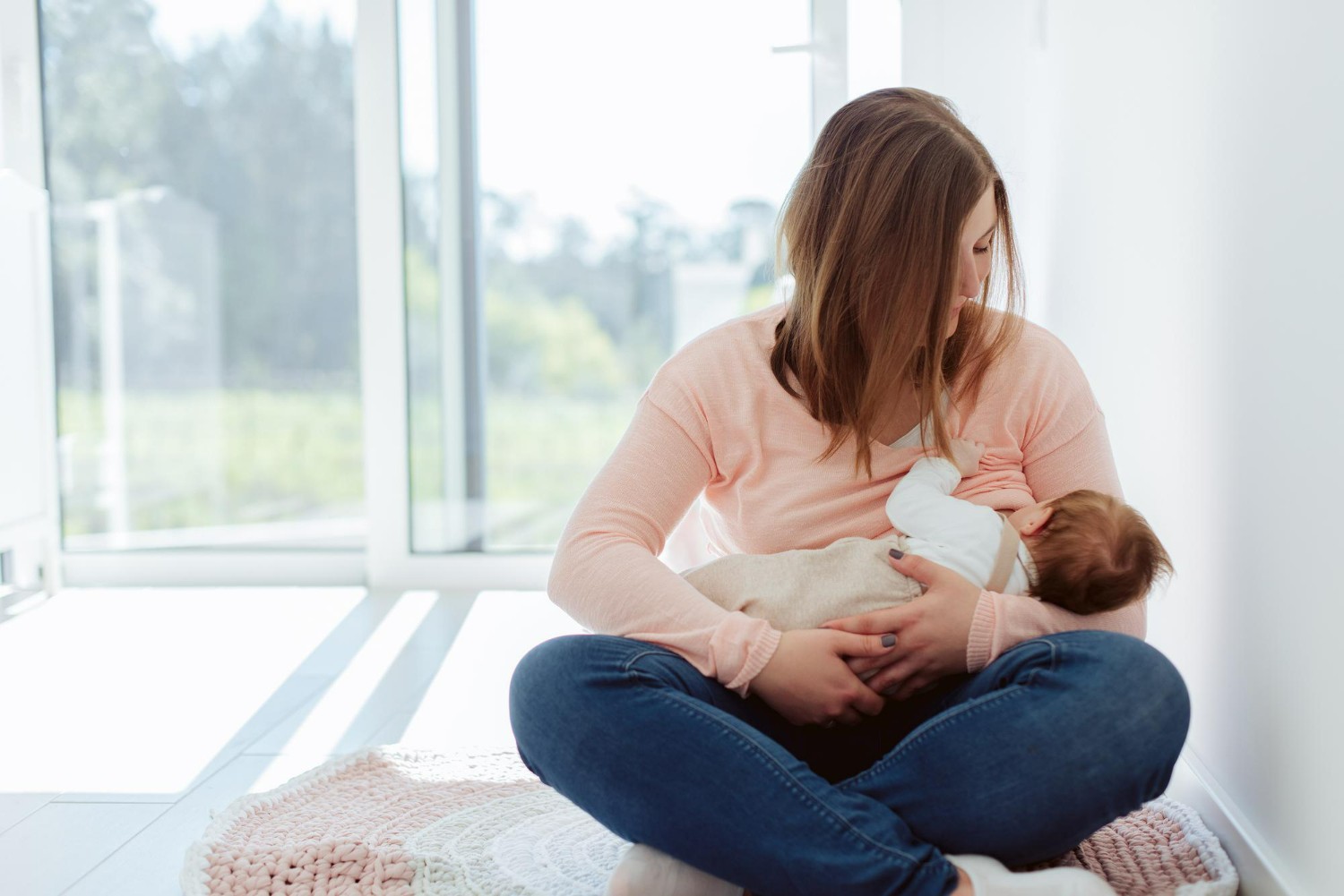 Bolehkah Ibu Menyusui Saat Sedang Sakit? Simak Tips-tipsnya